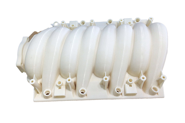 How does fused deposition modeling (FDM) accurately create detailed structures?